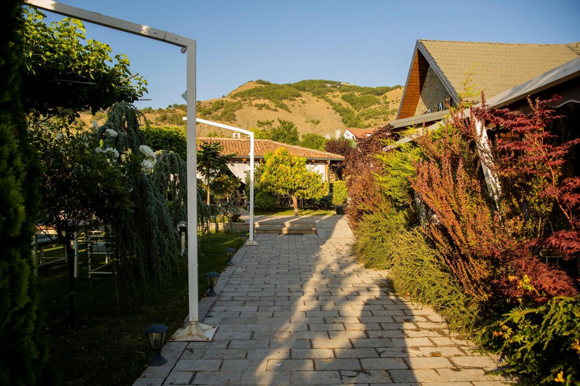 Casa Gace Hotel Korce Buitenkant foto