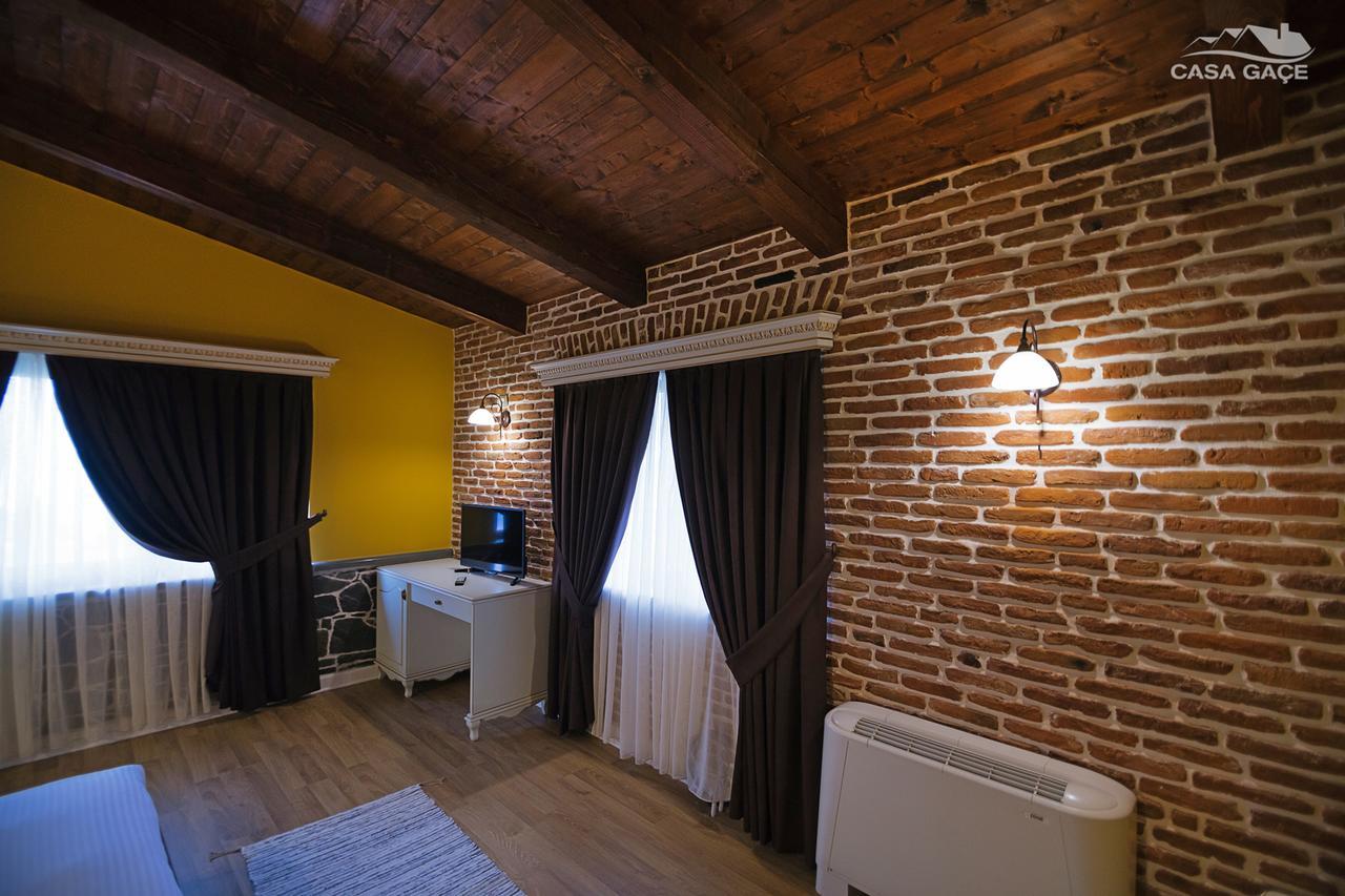 Casa Gace Hotel Korce Buitenkant foto
